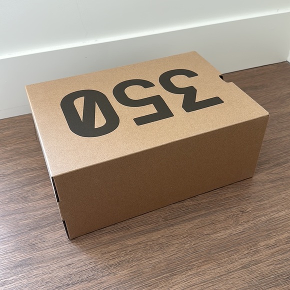 Yeezy Adidas empty box - Picture 4 of 6